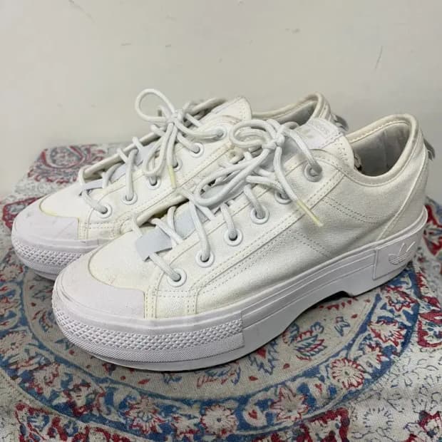 아디다스 오리지널스 니짜 트랙 로우 W 스니커즈 265 E01368