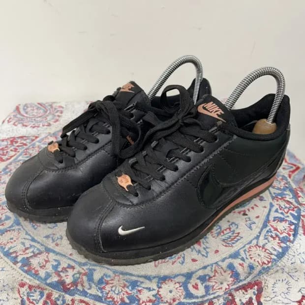 나이키 코르테즈 검핑 스니커즈 신발 240  E01414