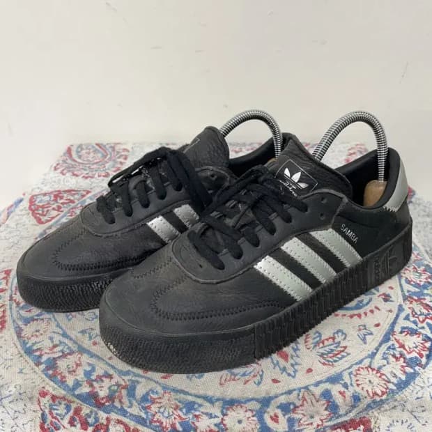 아디다스 삼바로즈 블랙 스니커즈 240 E01424