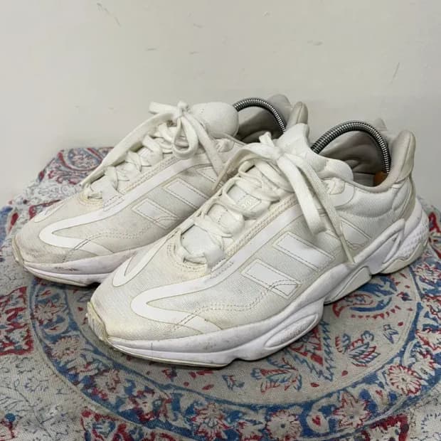 아디다스 오즈위고 퓨어 스니커즈 265 E01429