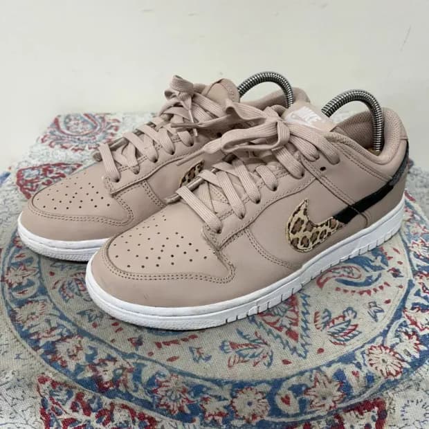 나이키 덩크 로우 SE 프라이멀 핑크 스니커즈 240 E01438