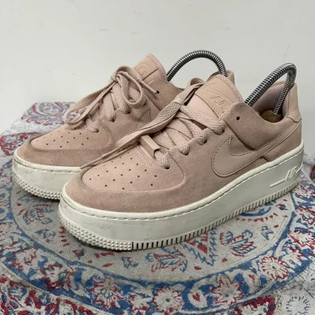 나이키 에어포스 1 세이지 로우 스니커즈 230 E01502