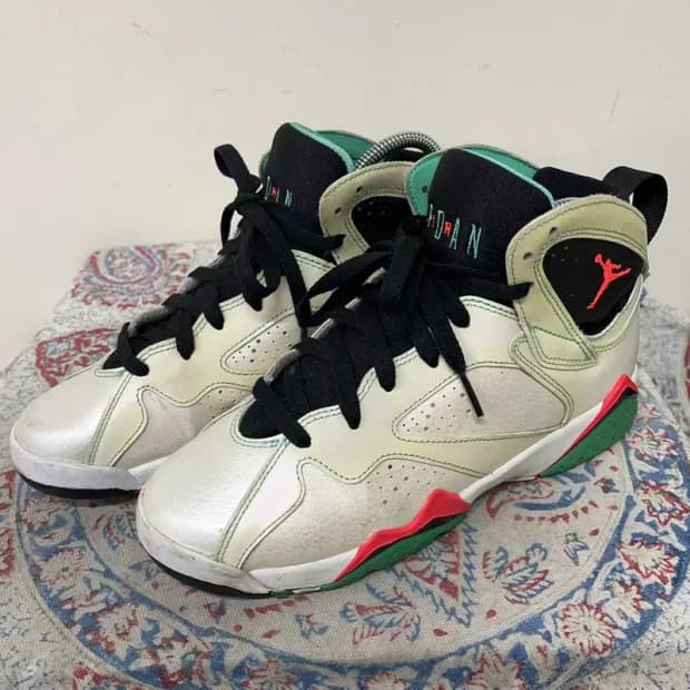 나이키 조던 7 레트로 30th 베르데 스니커즈 240 E01616