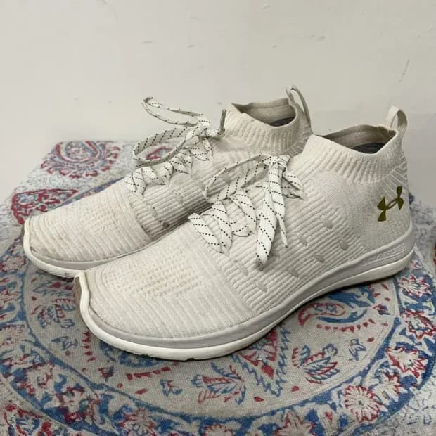 언더아머 슬링플렉스 라이즈 러닝화 운동화 245 E01661