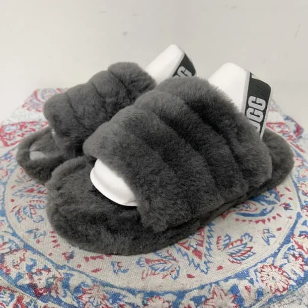 어그 UGG 플러프 예 슬라이드 퍼 슬리퍼 210 E01744