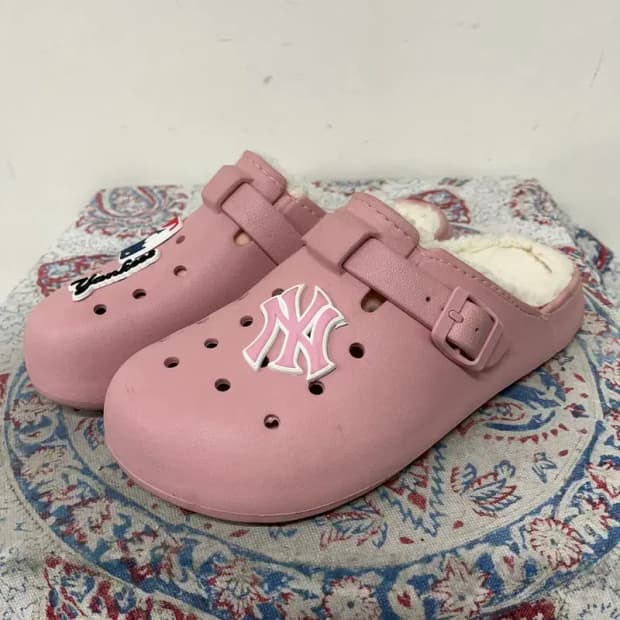 MLB 뉴욕양키스 방한화 털슬리퍼 250 E01739
