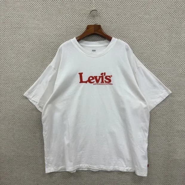 리바이스 올드스쿨 프린팅 로고 반팔티 105 D07501