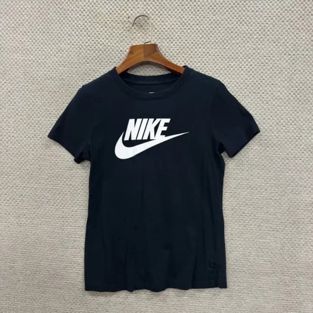 나이키 빅프린팅로고 여성 캐주얼 반팔티 85 D07765