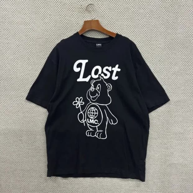 LMC 블랙 곰돌이 프린팅 오버핏 반팔티 100 D07858