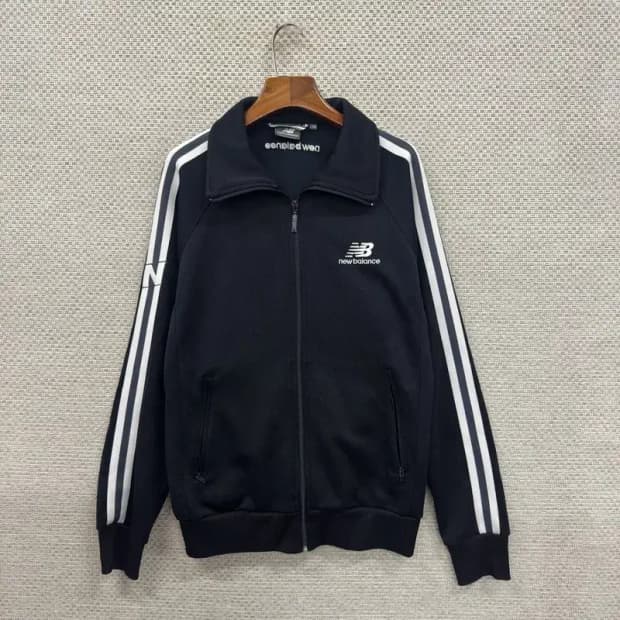 뉴발란스 블랙 사이드라인 져지 집업 100 D08298