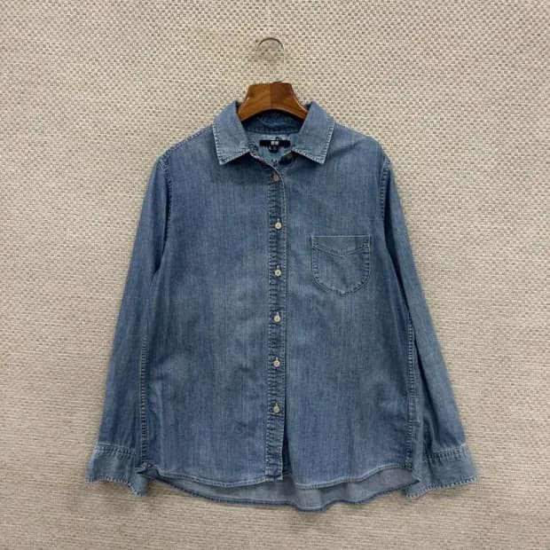유니클로 포켓 캐주얼 여성 데님 청셔츠 105 D08630