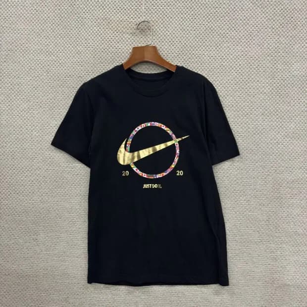 나이키 빅로고 프린팅 반팔티 95 D09556