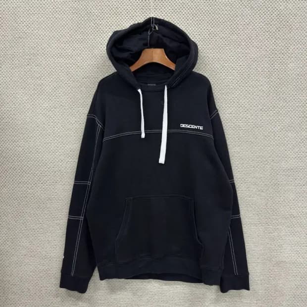 데상트 로고 캐주얼 후드티 100 D10347