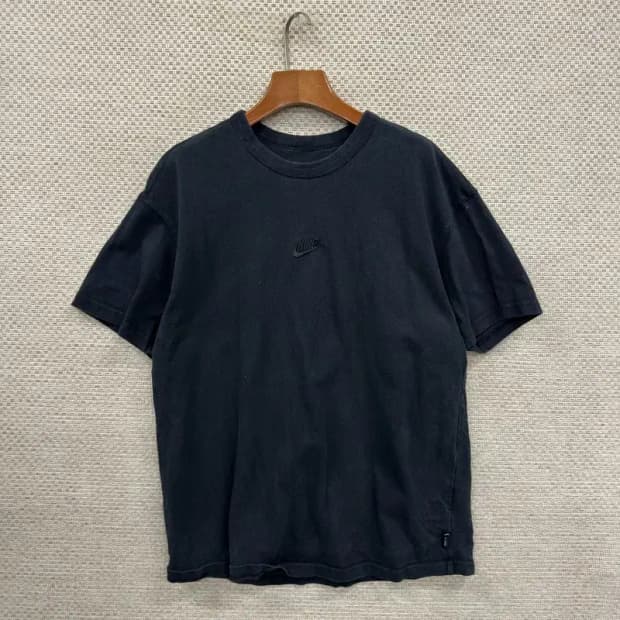 나이키 로고 루즈핏 캐주얼 반팔티 100 D10365