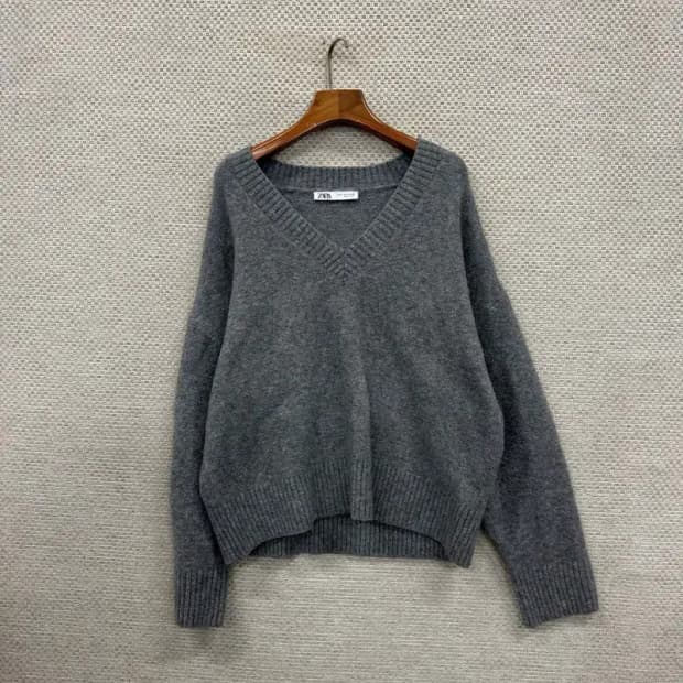 자라 ZARA 캐쥬얼 브이넥 오버핏 니트 95 D11757