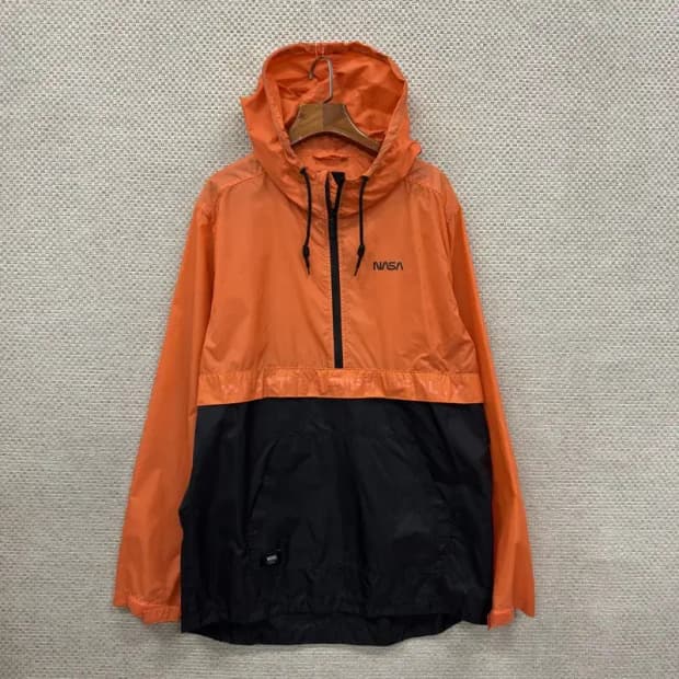 반스 캐쥬얼 트레이닝 홑겹 아노락 바람막이  105 D12158