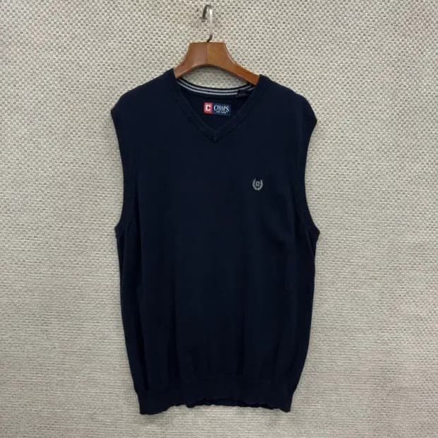 챕스 캐쥬얼 자수로고 브이넥 니트 조끼 100 D12245