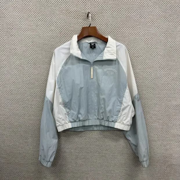 다이나핏 캐쥬얼 크롭 바람막이 집업 90 D12240