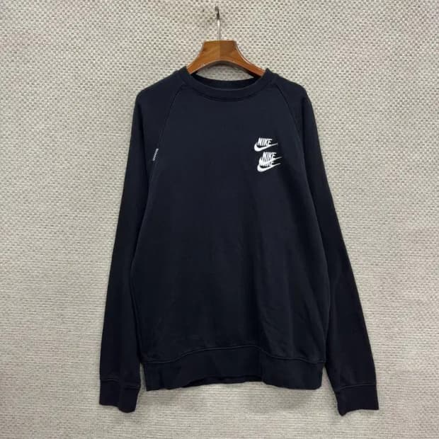 나이키 트리플 스우시 월드투어 오버핏 맨투맨 95 D12255