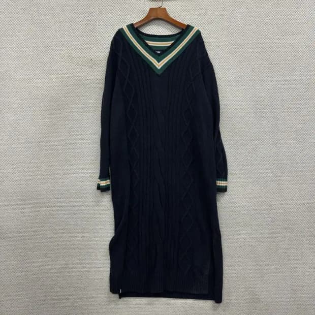 골라 캐쥬얼 브이넥 꽈베기 니트 원피스 100 A00003