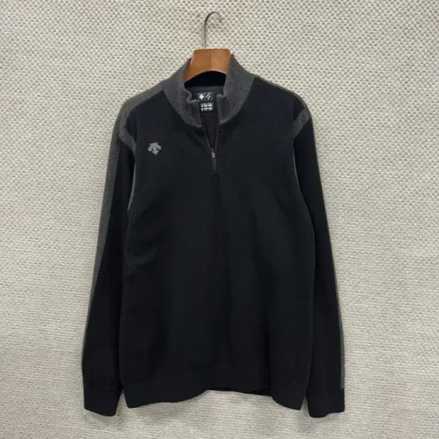 데상트 아웃도어 등산 반집업 니트 100 A00179