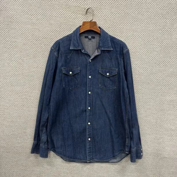 유니클로 캐쥬얼 듀얼포켓 데님 청셔츠 100 A00331