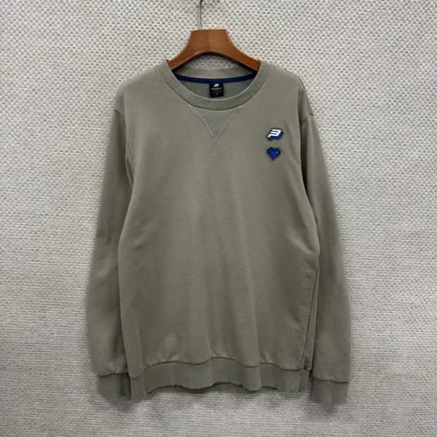 빈폴 스포츠 주재범 엠보싱 하트 맨투맨 스웻셔츠 100 A00419