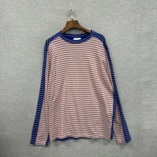 코스 COS 캐주얼 배식 스트라이프 롱슬리브 긴팔티 100 A00722