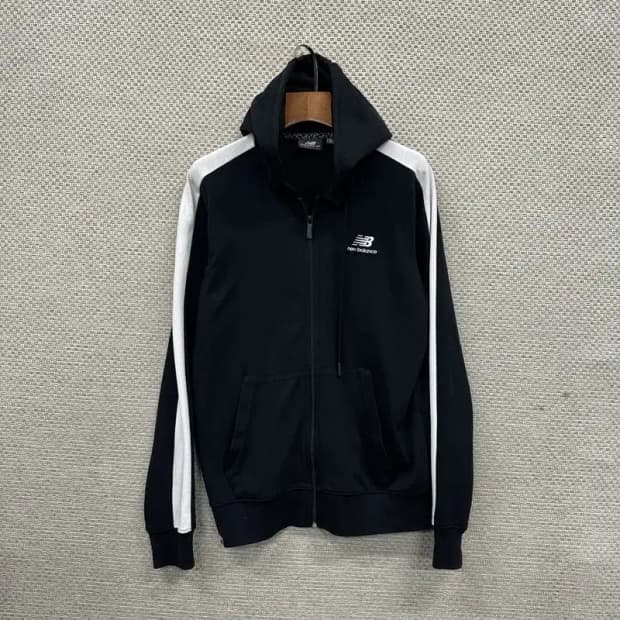 뉴발란스 캐주얼 블랙 자수 후드집업 S A01564