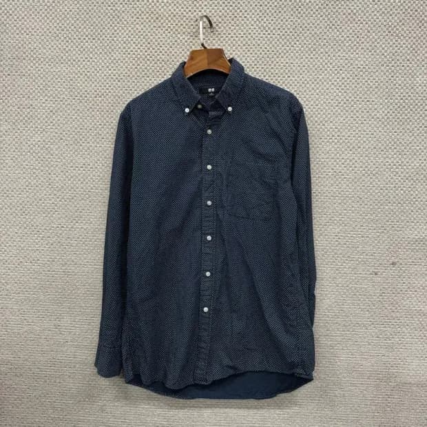 유니클로 캐주얼 도트 포켓 셔츠 M A01570