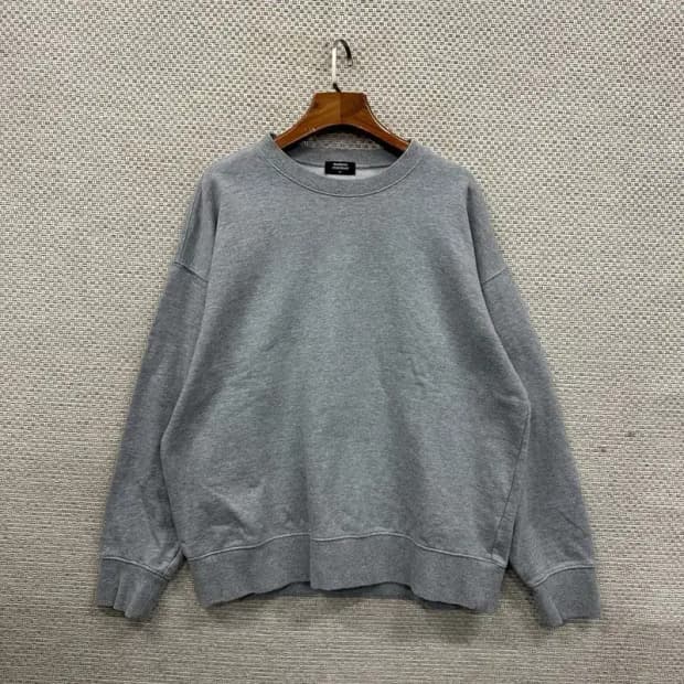 무신사스탠다드 캐주얼 그레이 오버핏 맨투맨 M A01572