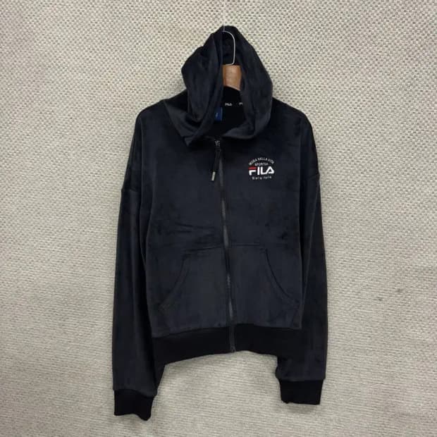 필라 캐주얼 자수로고 벨벳 후드집업 100 A01646