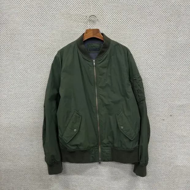 유니클로 캐주얼 투웨이 항공점퍼 100 A01649