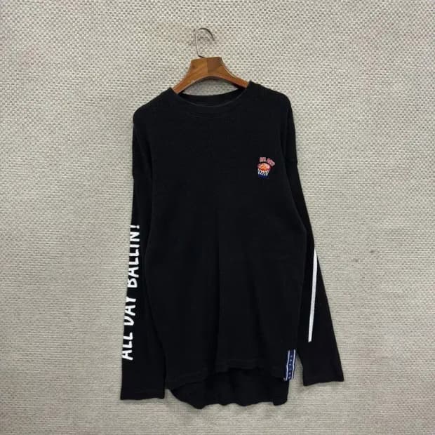 로맨틱크라운 캐주얼 스웻셔츠 맨투맨 M A02298