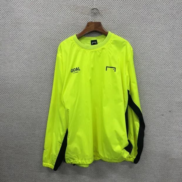 골스튜디오 프린팅로고 형광 웜업 맨투맨 M A02538