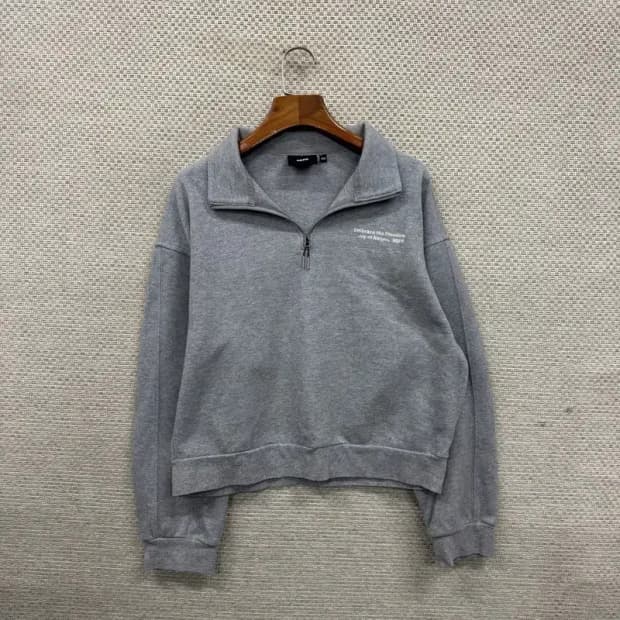 네파 캐주얼 자수 크롭 반집업 스웻셔츠 맨투맨 100 A02631