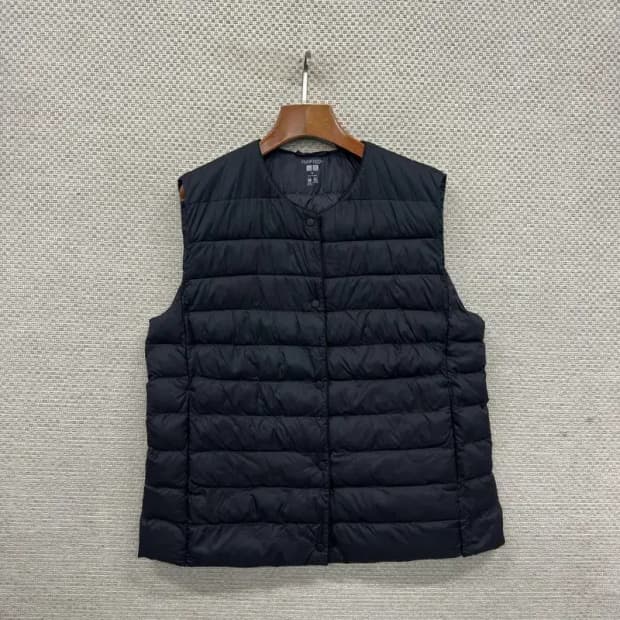유니클로 캐주얼 경량 패딩 조끼 베스트 XL A02861