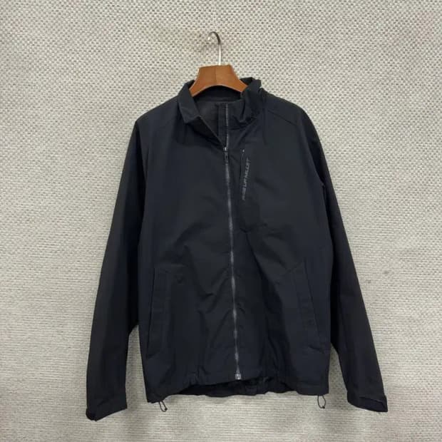 밀레 아웃도어 프린팅로고 윈드러너 바람막이 100 A03351