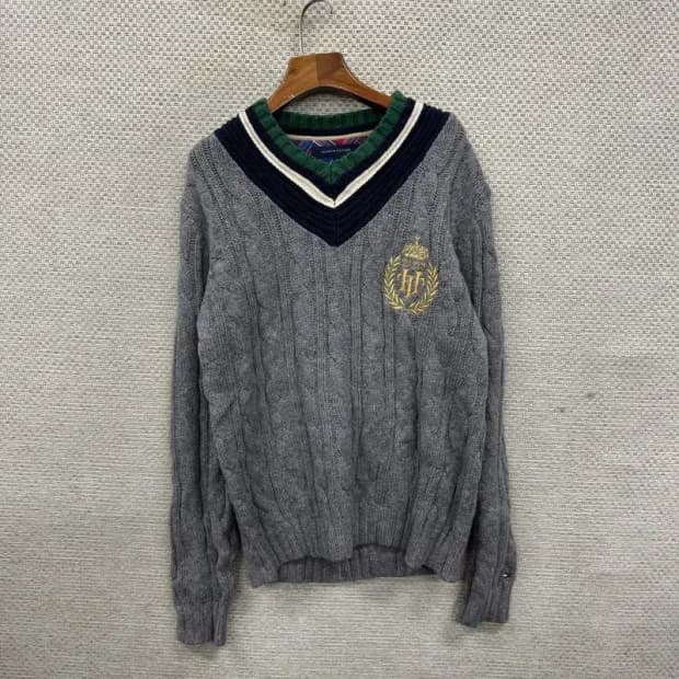 타미힐피거 캐주얼 올드스쿨 브이넥 울 니트 스웨터 S A03755