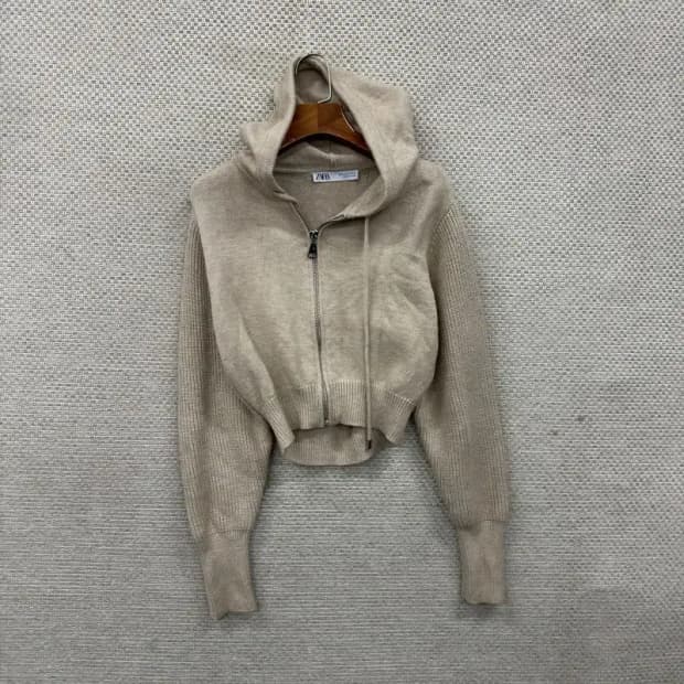 자라 ZARA 캐주얼 크롭 니트 집업 S A04549