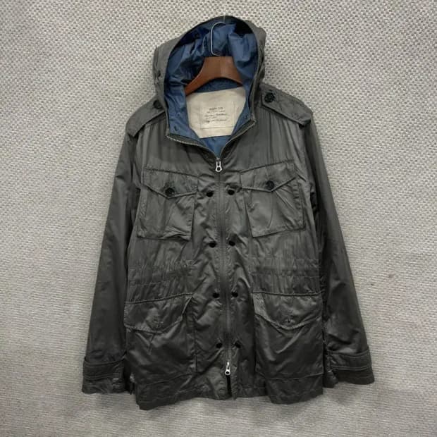 헤지스 캐주얼 유광 사파리 바람막이 자켓 100 A04625