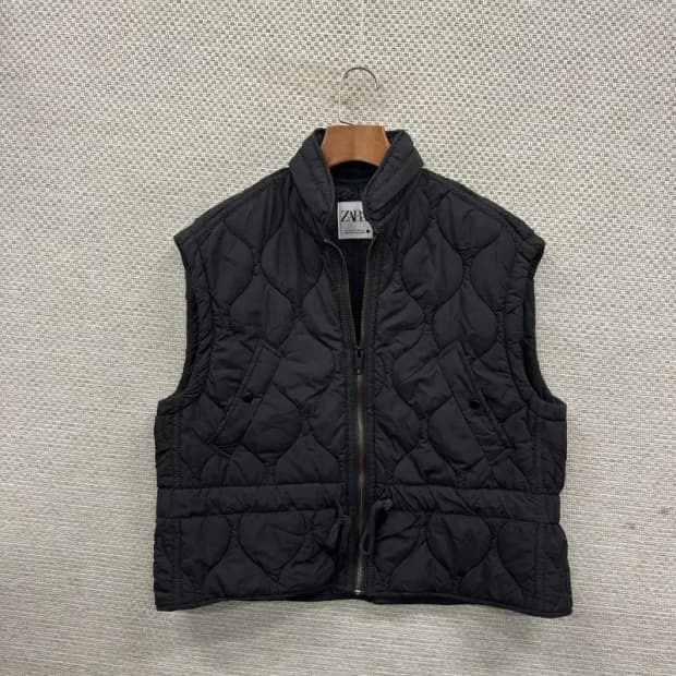 자라 ZARA 캐주얼 스트링 퀄팅 조끼 베스트 M A04692
