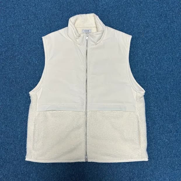 COS 코스 화이트 뽀글이 조끼 베스트L
