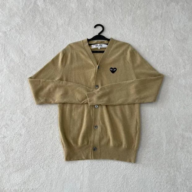 M 꼼데가르송 블랙하트 가디건 매장판 베이지