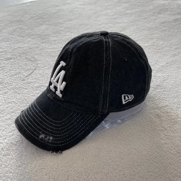 뉴에라 흑청 데님 볼캡