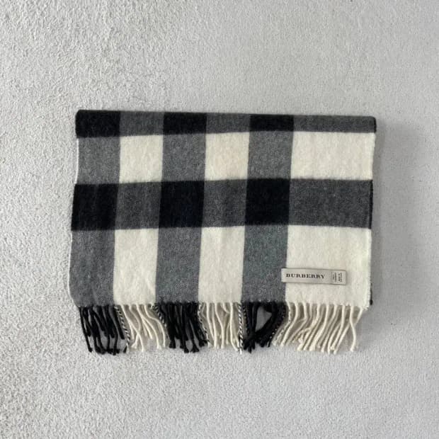 버버리 스코틀랜드 자이언트체크 캐시미어 머플러