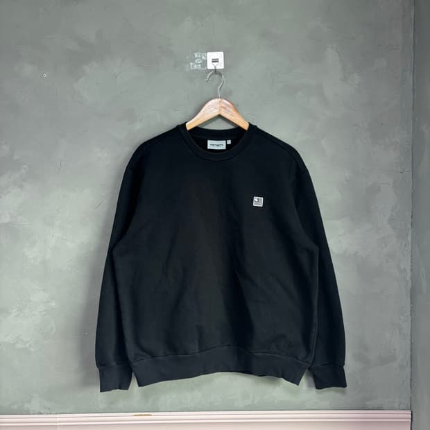 칼하트 wip 스테이트 패치 맨투맨 블랙