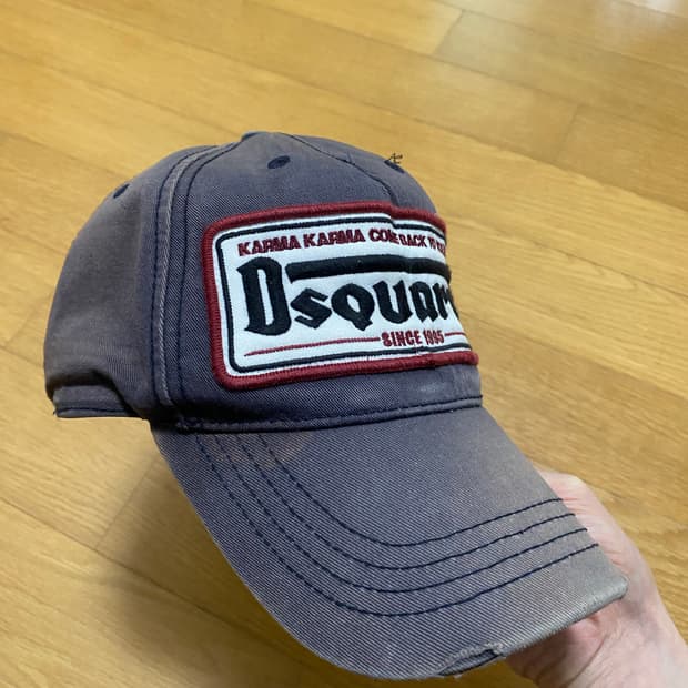 디스퀘어드 볼캡