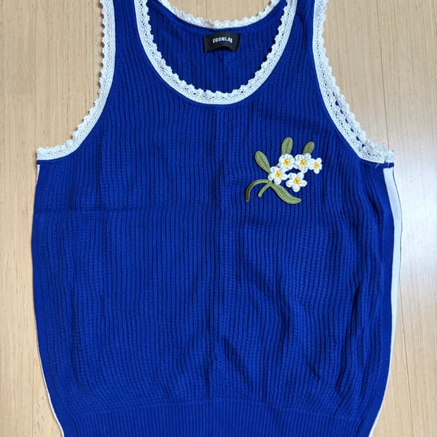 에곤랩 슬리브리스 니트