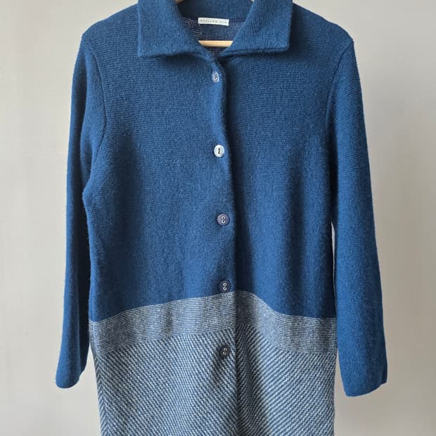 ATELIER SIX 딥블루 배색 울 롱 가디건